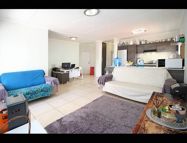 2 BEDROOM APARTMENT FOR SALE IN GREENSTONE HILL